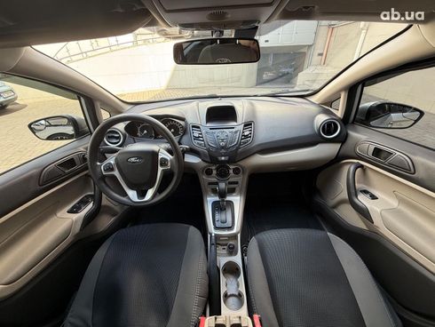Ford Fiesta 2019 серый - фото 15