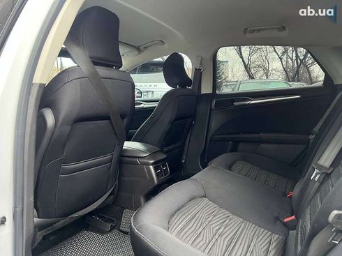 Ford Fusion 2016 - фото 25
