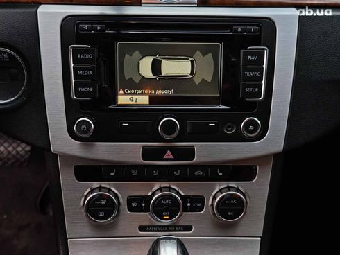 Volkswagen Passat 2012 белый - фото 29