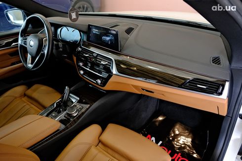 BMW 6 Series Gran Coupe 2019 белый - фото 7