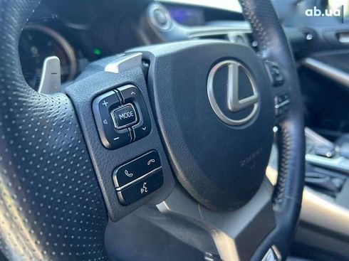 Lexus IS 2018 - фото 17
