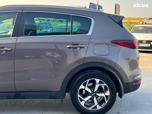Kia Sportage 2018 коричневый - фото 6