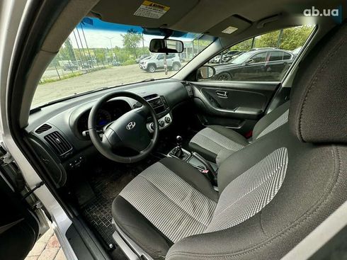 Hyundai Elantra 2011 - фото 16