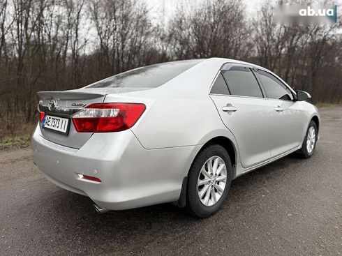 Toyota Camry 2011 - фото 10