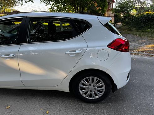 Kia Cee'd 2018 белый - фото 11