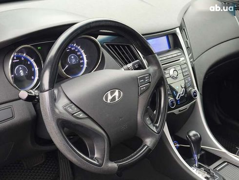 Hyundai Sonata 2010 - фото 25