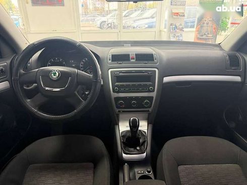 Skoda Octavia 2011 - фото 19