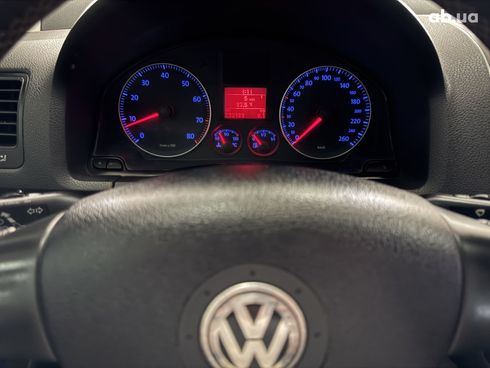 Volkswagen Golf 2005 серебристый - фото 3
