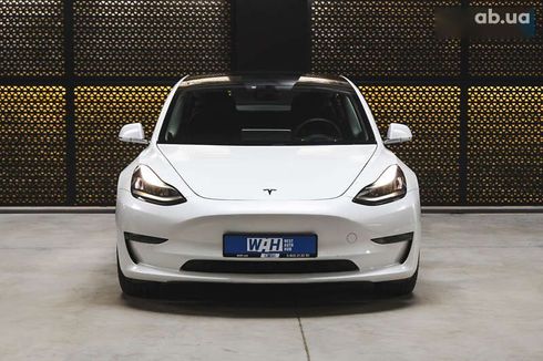 Tesla Model 3 2020 - фото 2