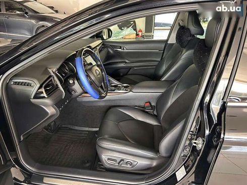 Toyota Camry 2020 - фото 18