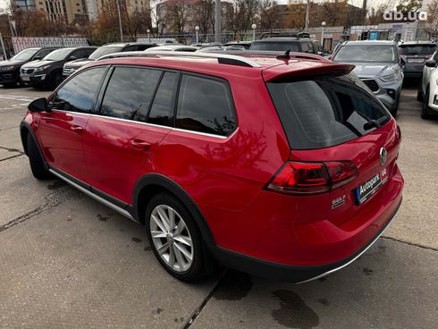 Volkswagen Golf 2016 красный - фото 4