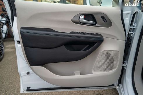 Chrysler Pacifica 2021 - фото 16