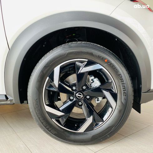 Nissan Juke 2025 белый - фото 12