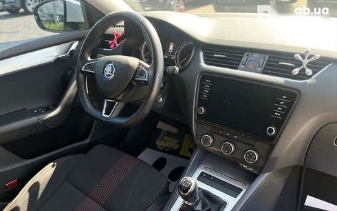 Skoda Octavia 2019 - фото 26