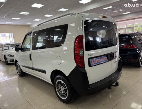 Fiat Doblo 2010 белый - фото 5