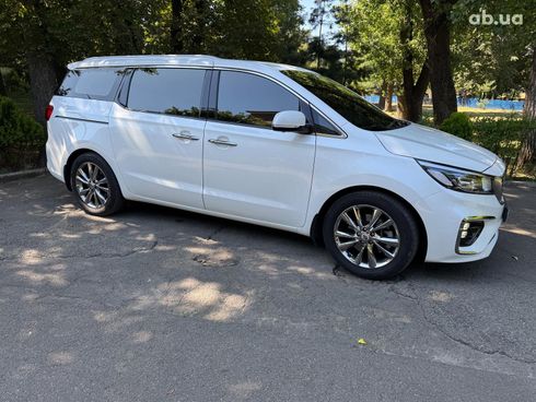 Kia Carnival 2019 белый - фото 18