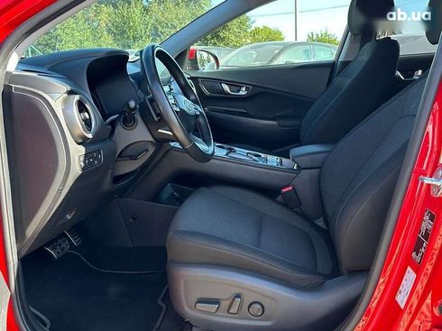 Hyundai Kona Electric 2021 - фото 17