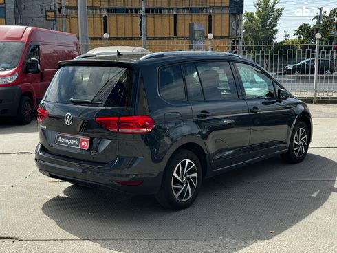 Volkswagen Touran 2019 серый - фото 10