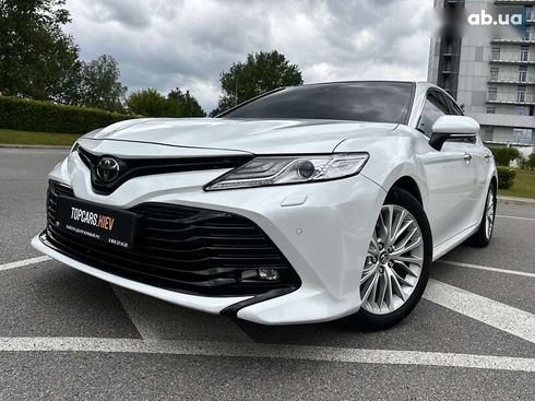 Toyota Camry 2018 - фото 2