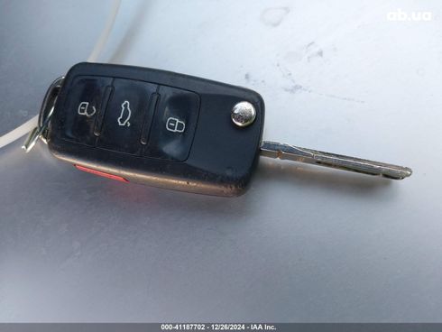 Volkswagen Passat 2013 серебристый - фото 10