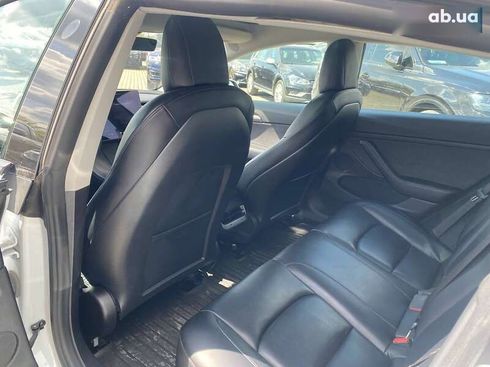 Tesla Model 3 2021 - фото 19