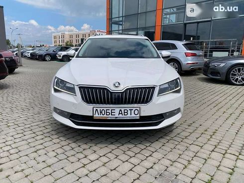 Skoda Superb 2019 - фото 7