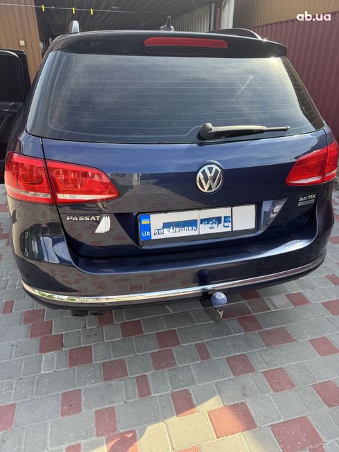Volkswagen Passat 2015 синий - фото 2