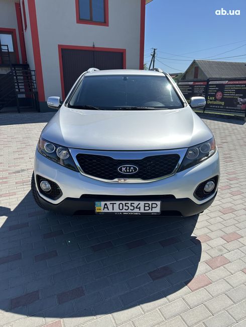 Kia Sorento 2012 серебристый - фото 7