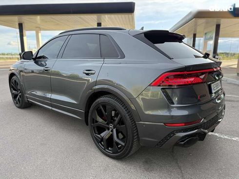 Audi RS Q8 2021 - фото 29