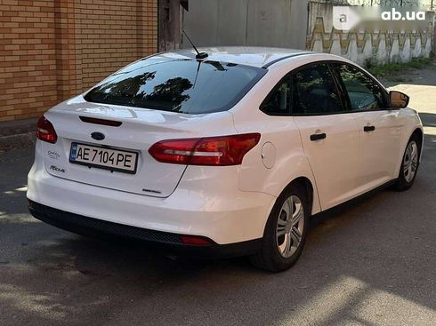 Ford Focus 2015 - фото 11