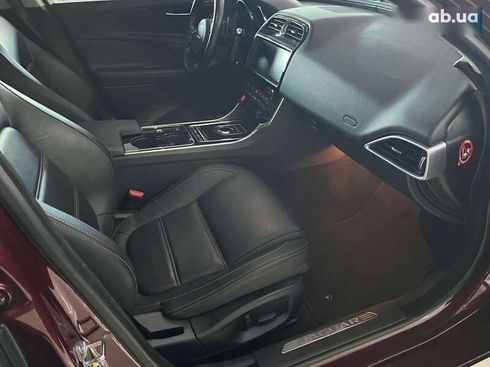Jaguar XE 2016 - фото 20