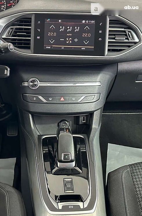 Peugeot 308 2018 - фото 13