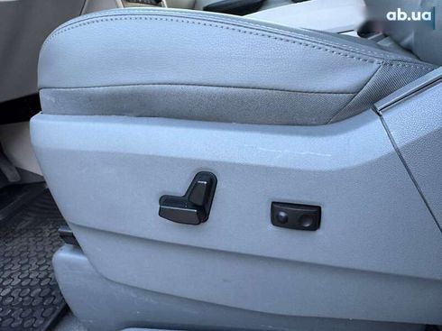 Volkswagen Routan 2013 - фото 16