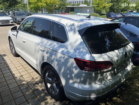 Volkswagen Touareg 2021 - фото 63