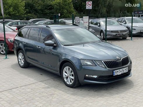 Skoda Octavia 2019 - фото 10
