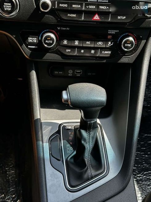 Kia Niro 2017 - фото 11
