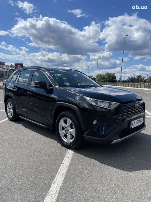 Toyota RAV4 Hybrid 2021 черный - фото 4