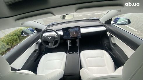 Tesla Model 3 2019 - фото 12