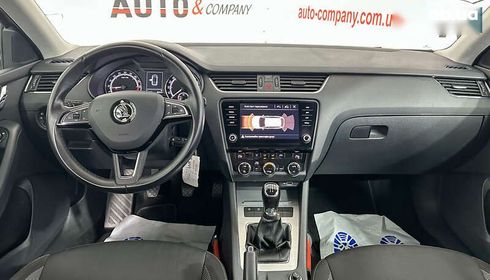 Skoda Octavia 2018 - фото 11