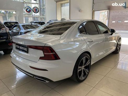 Volvo S60 2019 - фото 12