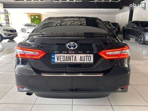 Toyota Camry 2020 - фото 5