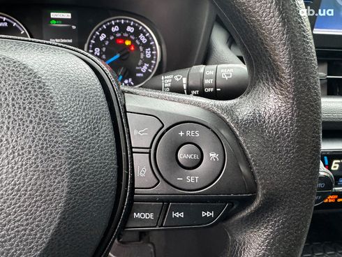 Toyota RAV4 2019 серый - фото 19
