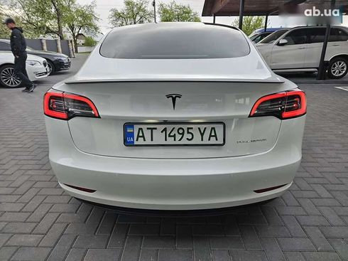 Tesla Model 3 2021 - фото 9