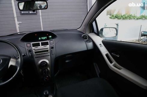 Toyota Yaris 2011 - фото 14