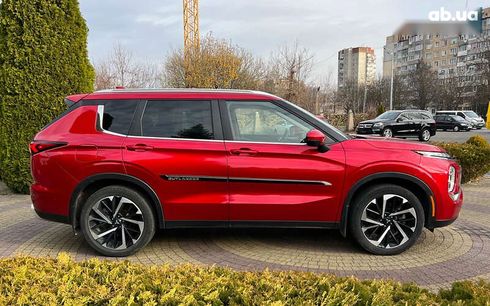 Mitsubishi Outlander 2022 - фото 8
