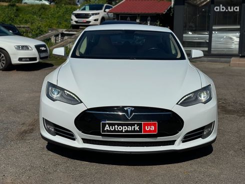 Tesla Model S 2013 белый - фото 2