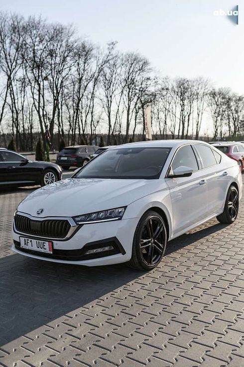 Skoda Octavia 2021 - фото 15