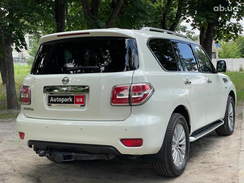 Nissan Patrol 2013 белый - фото 10