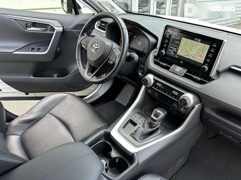 Toyota RAV4 2019 - фото 17