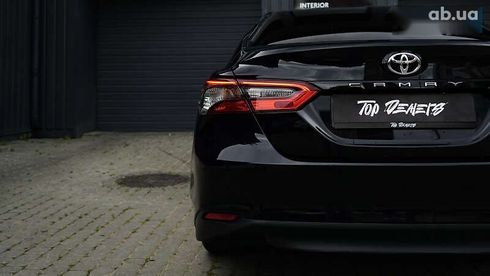 Toyota Camry 2023 - фото 18